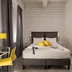 Gcf Luxury Suites, Guest House