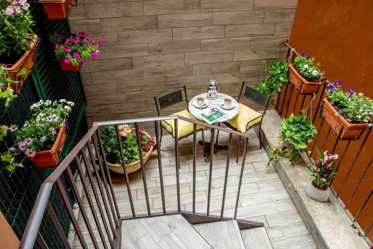 Gcf Luxury Suites, Gasthof 2*